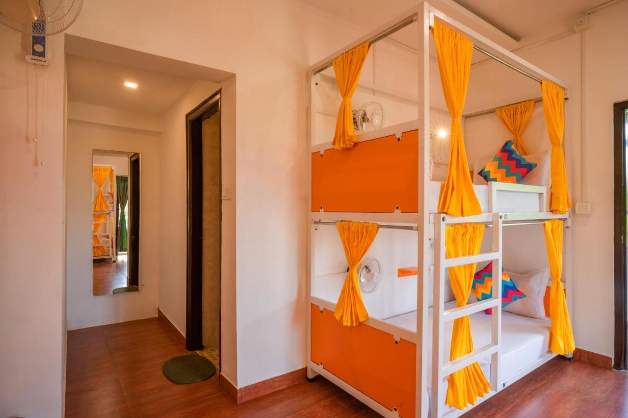 Gostops Plus Goa Vagator Vieux-Goa Extérieur photo