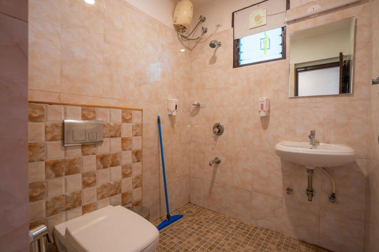 Gostops Plus Goa Vagator Vieux-Goa Extérieur photo