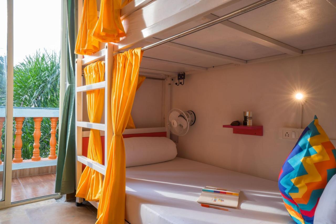 Gostops Plus Goa Vagator Vieux-Goa Extérieur photo