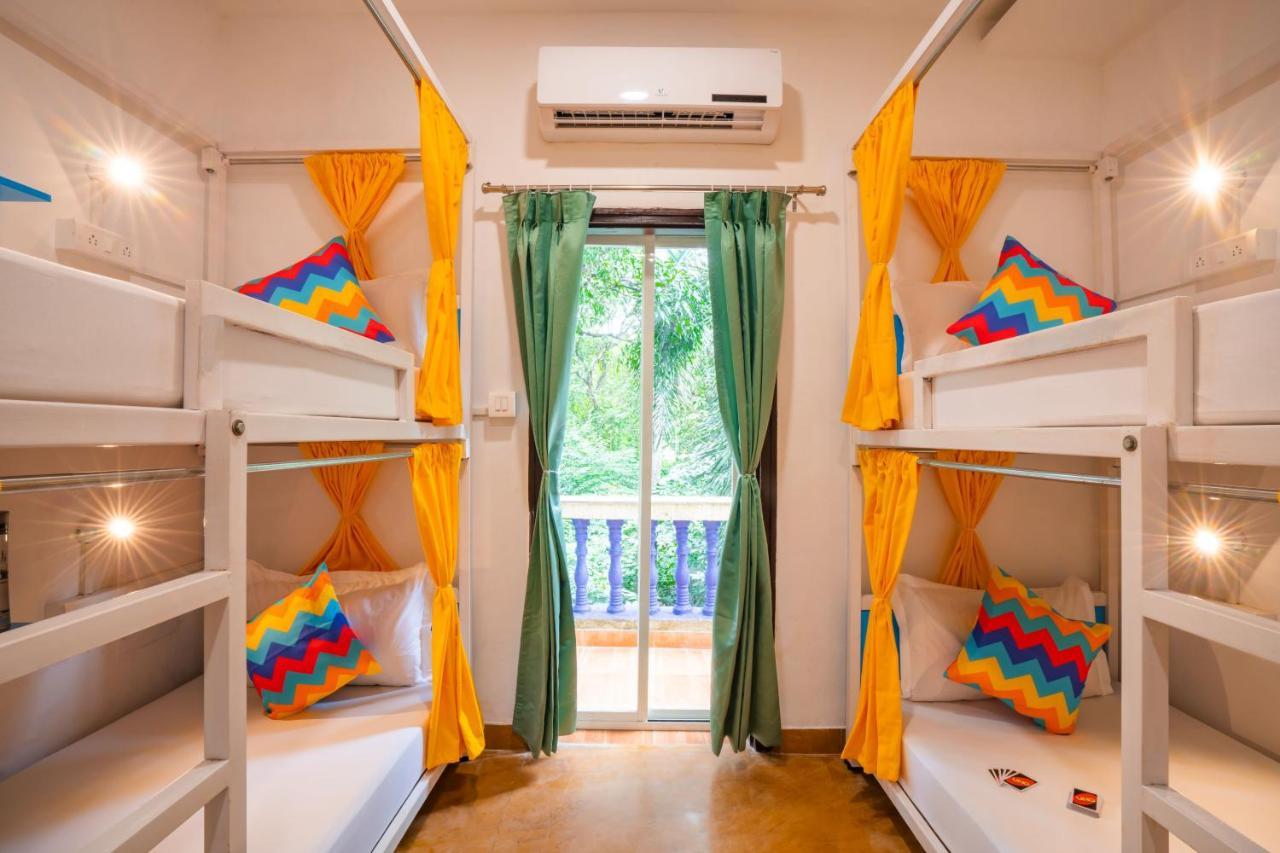Gostops Plus Goa Vagator Vieux-Goa Extérieur photo